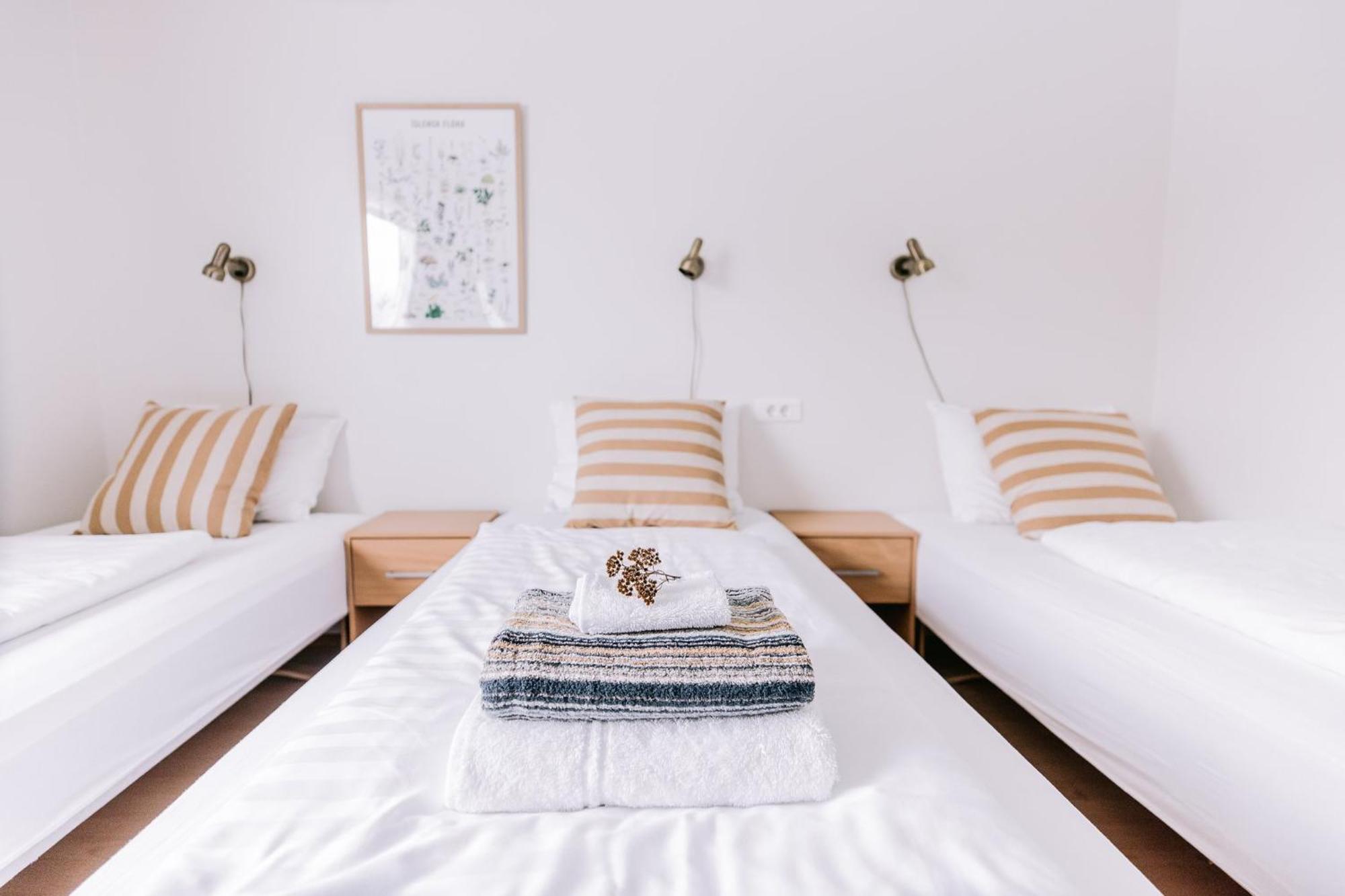 Elda Guesthouse Міватн Екстер'єр фото